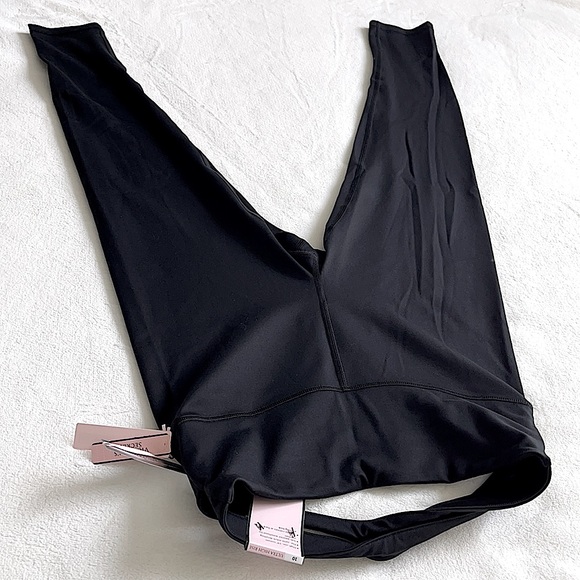 Victoria’s Secret new strappy back black leggings - Picture 4 of 7